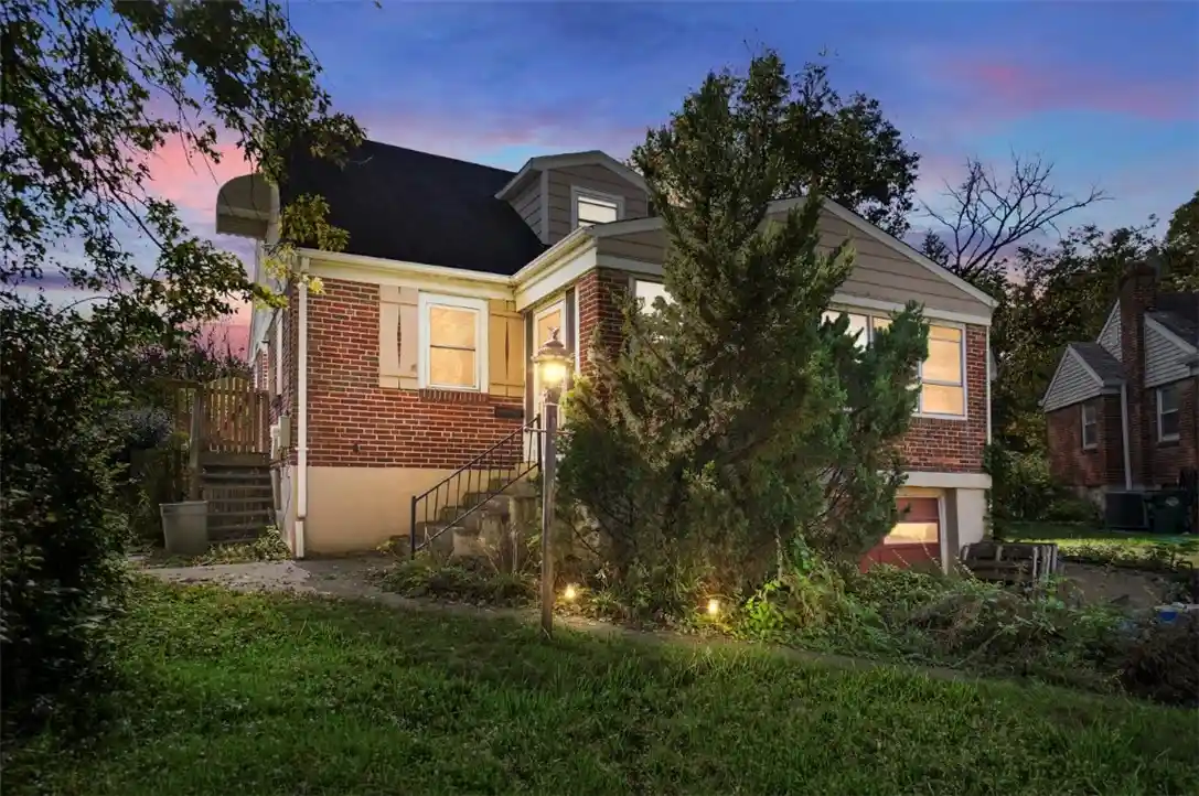 Photo 1 of Single family home for sale at 320 Grove Ct, Cincinnati, OH 45215 | MLS# 972018 | Listing updated on 2026-10-29