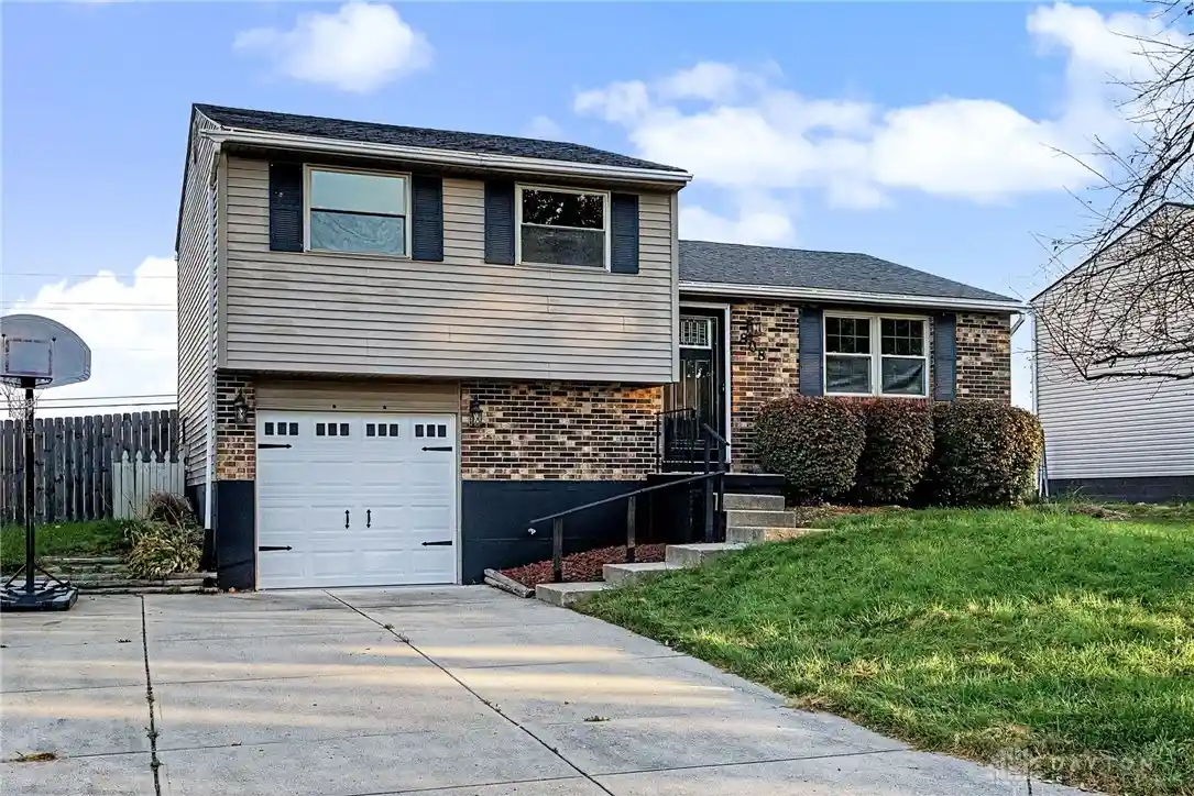 Single family home for sale at 808 Nordhoff Farm Dr, Englewood, OH 45322 | MLS# 972041