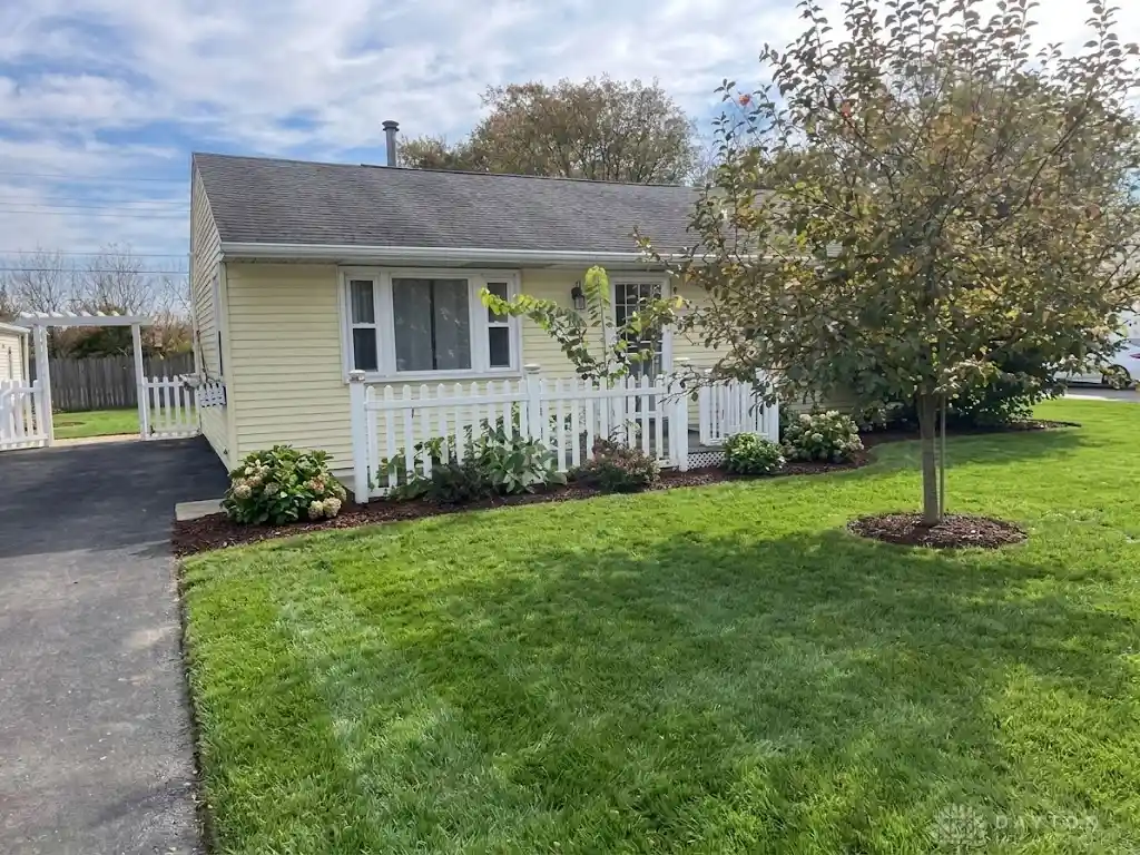 Photo 1 of Sale Pending at 112 Wynona Dr, Eaton, OH 45320 | MLS# 972142 | Listing updated on 2026-10-29