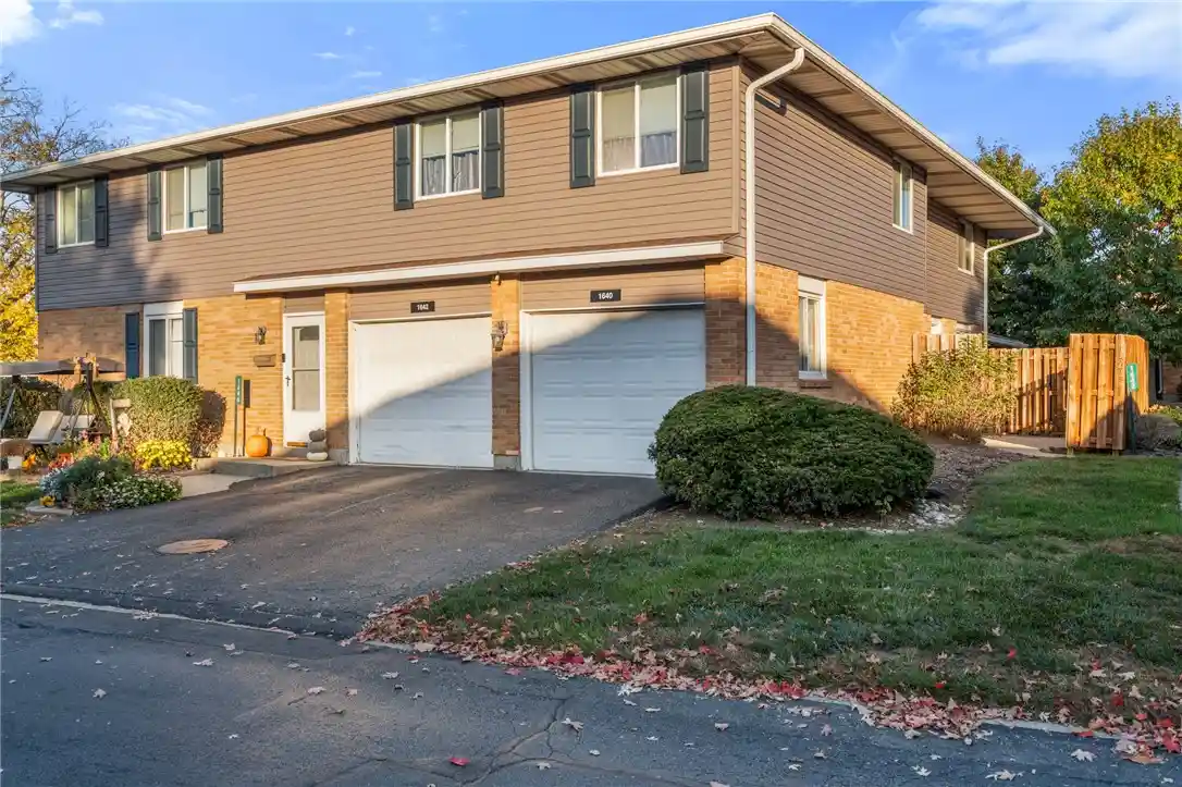 Condo for sale at 1640 Villa S Dr, Dayton, OH 45449 | MLS# 972202