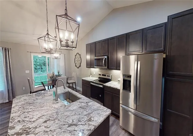 Photo 3 of Sale Pending at 1001 Savanna Pl, Festus, MO 63028 | MLS# 21054000 | Listing updated on 2025-03-17