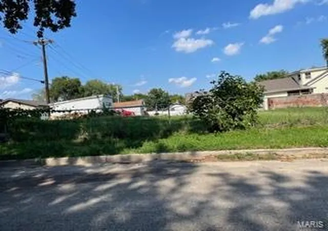 Photo 1 of Land for sale at 213 Catalan, Saint Louis, MO 63111 | MLS# 21060639 | Listing updated on 2025-01-12