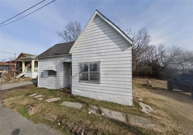 1st image of 1320 Hughes Pl, Saint Louis, MO 63110 | MLS# 22076014