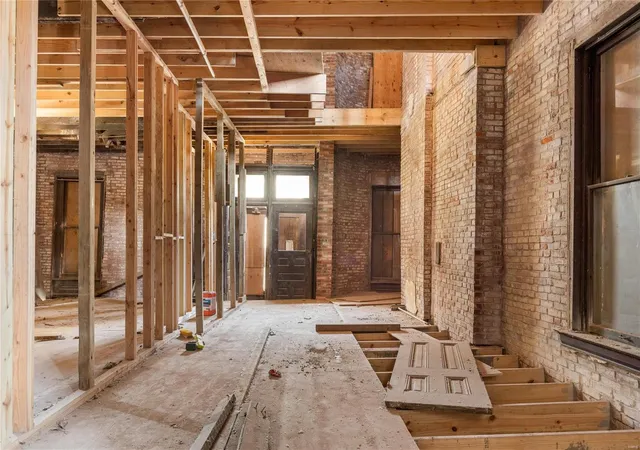 Photo 2 of Single family home for sale at 2012 Saint Louis Ave, Saint Louis, MO 63106 | MLS# 23011695 | Listing updated on 2024-08-01