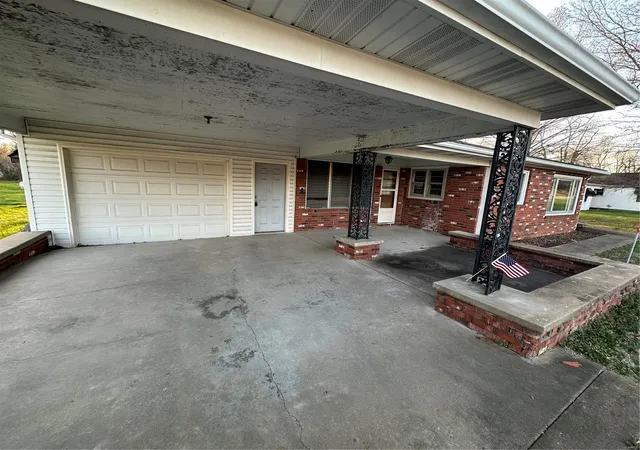 Photo 2 of Single family home for sale at 351 Old State Rd N, Pevely, MO 63070 | MLS# 23018171 | Listing updated on 2024-08-03