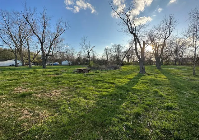 Photo 4 of Single family home for sale at 351 Old State Rd N, Pevely, MO 63070 | MLS# 23018171 | Listing updated on 2024-08-03