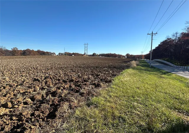 4th image of 105 Snyder, Troy, MO 63379 | MLS# 23023900