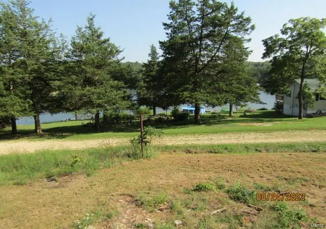 Photo 2 of Sale Pending at 3929 Lakeshore Dr, New Haven, MO 63068 | MLS# 23043534 | Listing updated on 2024-07-31