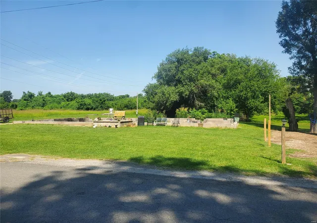 1st image of 1511 Upper Cahokia Rd, East Saint Louis, IL 62206 | MLS# 23044773