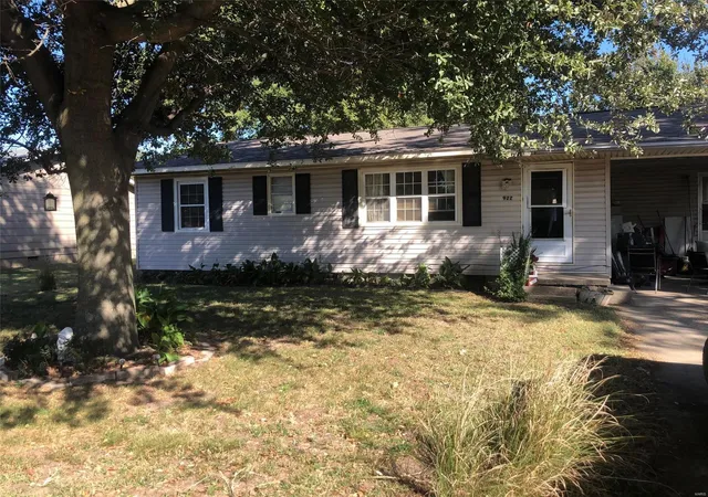 Photo 1 of Single family home for sale at 922 Masterson St, Kennett, MO 63857 | MLS# 23063679 | Listing updated on 2024-10-17
