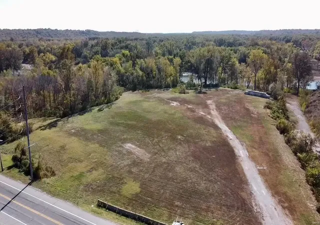 Photo 3 of Sale Pending at 4694 Baumgartner Rd, Saint Louis, MO 63129 | MLS# 23064801 | Listing updated on 2023-12-12