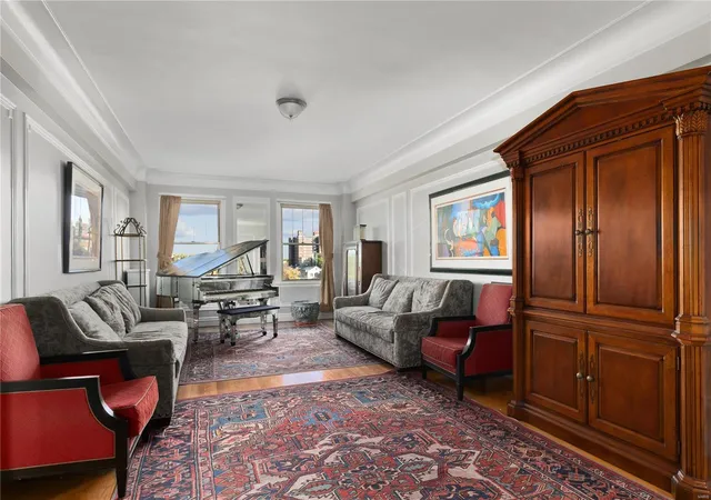 Photo 3 of Condo for sale at 4440 Lindell Blvd #802, Saint Louis, MO 63108 | MLS# 23064881 | Listing updated on 2024-08-19