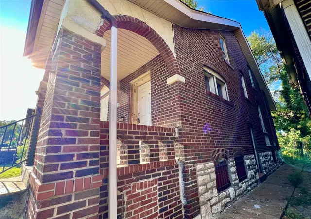 Photo 3 of Single family home for sale at 5071 Durant Ave, Saint Louis, MO 63115 | MLS# 23069348 | Listing updated on 2024-06-25