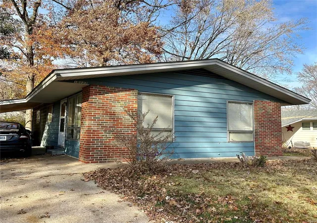 Photo 1 of Sale Pending at 10127 Saffron Dr, Saint Louis, MO 63136 | MLS# 23069796 | Listing updated on 2023-12-07