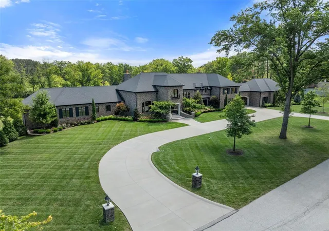 52nd image of 16 Bridle Ln, Saint Louis, MO 63131 | MLS# 23070881