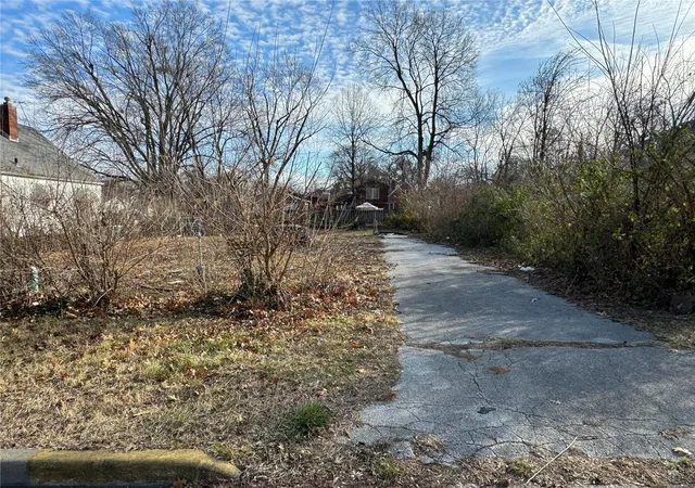 Photo 1 of Land for sale at 524 N 8th Street, Saint Charles, MO 63301 | MLS# 23074540 | Listing updated on 2024-11-14