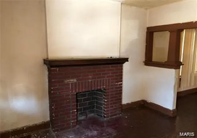 Photo 2 of Single family home for sale at 2160 Edmund Ave, Saint Louis, MO 63121 | MLS# 24000189 | Listing updated on 2024-05-03