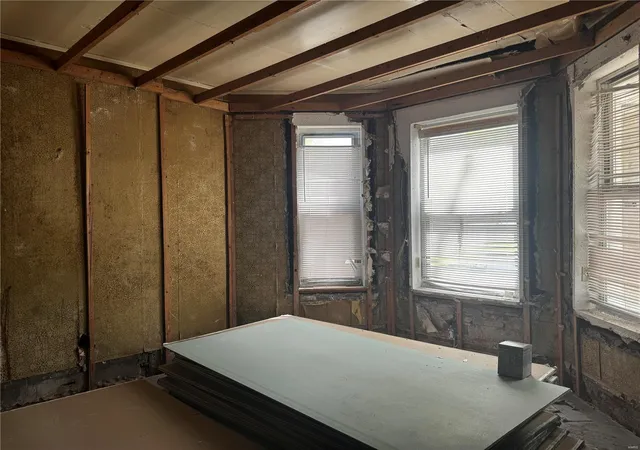 Photo 2 of Sale Pending at 5069 Vernon Ave, Saint Louis, MO 63113 | MLS# 24002141 | Listing updated on 2024-09-11