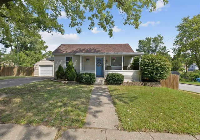 Photo 1 of Sale Pending at 9501 Theodosia Ave, Saint Louis, MO 63114 | MLS# 24005185 | Listing updated on 2024-09-03