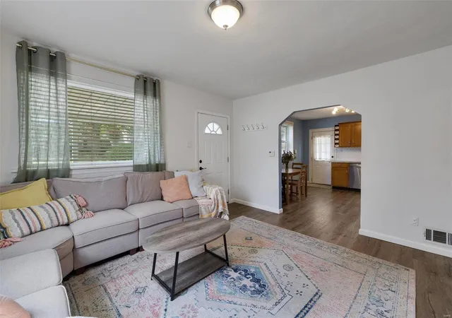 Photo 3 of Sale Pending at 9501 Theodosia Ave, Saint Louis, MO 63114 | MLS# 24005185 | Listing updated on 2024-09-03