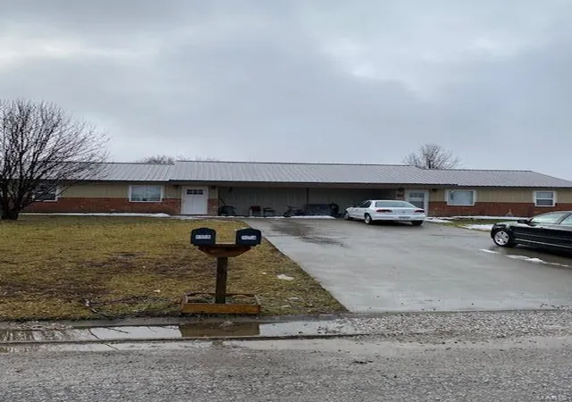 Photo 1 of Multi family home for sale at 805 E Dover St #A/B, Monroe City, MO 63456 | MLS# 24005914 | Listing updated on 2024-10-16