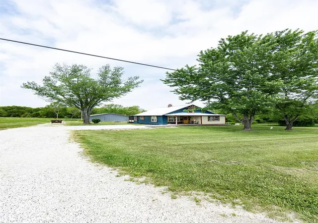 Photo 2 of Single family home for sale at 15295 County Road 5200, Rolla, MO 65401 | MLS# 24008410 | Listing updated on 2024-08-12