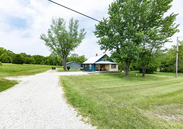 Photo 3 of Single family home for sale at 15295 County Road 5200, Rolla, MO 65401 | MLS# 24008410 | Listing updated on 2024-08-12
