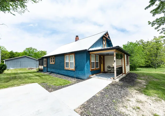 Photo 3 of Single family home for sale at 15295 County Road 5200, Rolla, MO 65401 | MLS# 24008410 | Listing updated on 2024-08-12