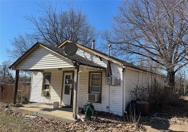 Photo 1 of Single family home for sale at 1507 S 10th Street, Poplar Bluff, MO 63901 | MLS# 24008728 | Listing updated on 2024-08-08