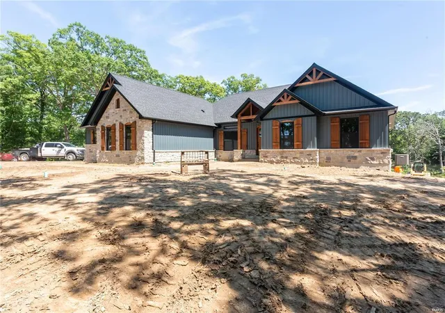 2nd image of 11 Stonebriar Estate Court, Wentzville, MO 63385 | MLS# 24010077