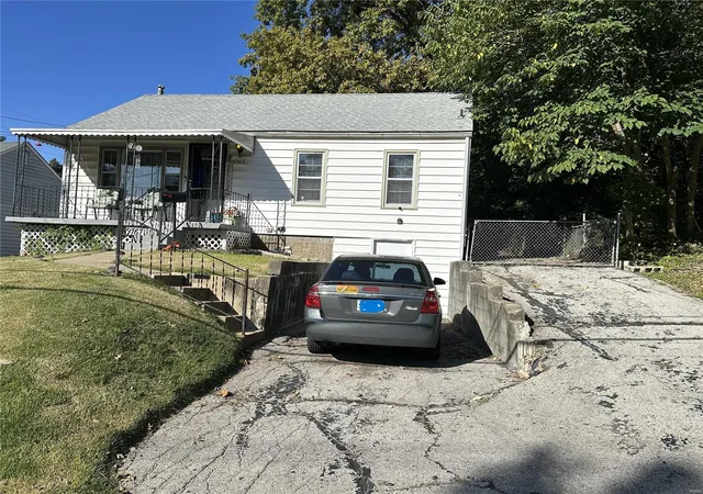 Photo 1 of Single family home for sale at 9767 Lilac Dr, Saint Louis, MO 63137 | MLS# 24010374 | Listing updated on 2024-11-18