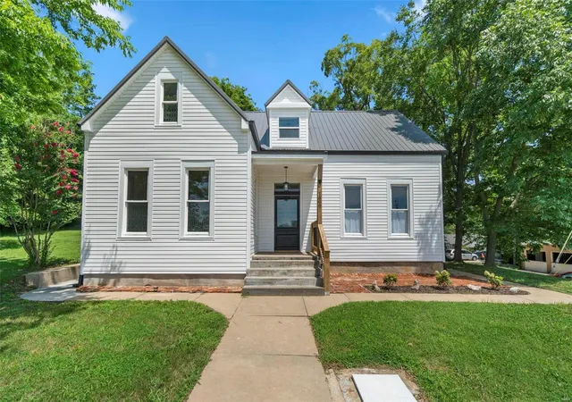 2nd image of 1600 Independence St, Cape Girardeau, MO 63703 | MLS# 24010384