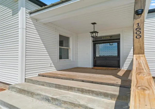 3rd image of 1600 Independence St, Cape Girardeau, MO 63703 | MLS# 24010384