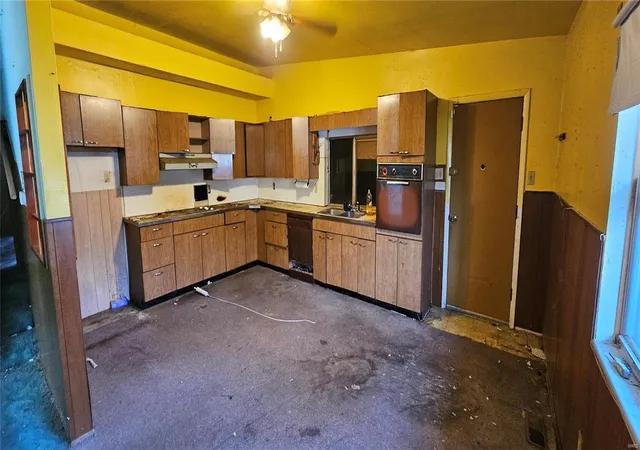 Photo 3 of Sale Pending at 3109 Wheaton Ave, Saint Louis, MO 63114 | MLS# 24011277 | Listing updated on 2024-07-17