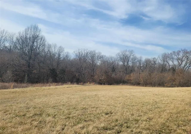 1st image of 15 Lakeside Dr, Washington, MO 63090 | MLS# 24011531