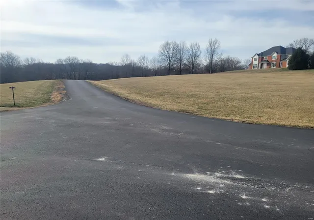 15th image of 15 Lakeside Dr, Washington, MO 63090 | MLS# 24011531