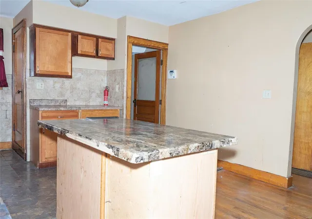 Photo 4 of Single family home for sale at 304 Levin Dr, East Saint Louis, IL 62206 | MLS# 24012343 | Listing updated on 2024-06-19