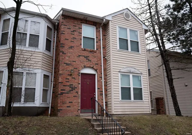 Photo 2 of Sale Pending at 1264 Hodiamont Ave #E4, Saint Louis, MO 63112 | MLS# 24012800 | Listing updated on 2024-12-11