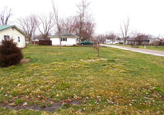 Photo 19 of Sale Pending at 904 N Walnut St N, Vandalia, MO 63382 | MLS# 24013198 | Listing updated on 2025-03-08
