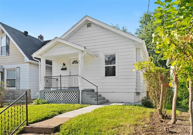 Photo 1 of Single family home for sale at 7132 Southwest Ave, Saint Louis, MO 63143 | MLS# 24015240 | Listing updated on 2024-12-14