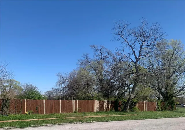 Photo 2 of Land for sale at 1915 Warren St, Saint Louis, MO 63106 | MLS# 24015732 | Listing updated on 2024-10-03