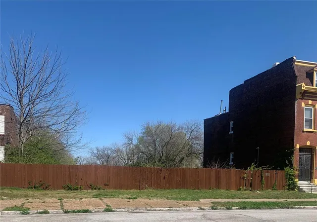 Photo 1 of Land for sale at 1923 Warren St, Saint Louis, MO 63106 | MLS# 24015735 | Listing updated on 2024-10-03