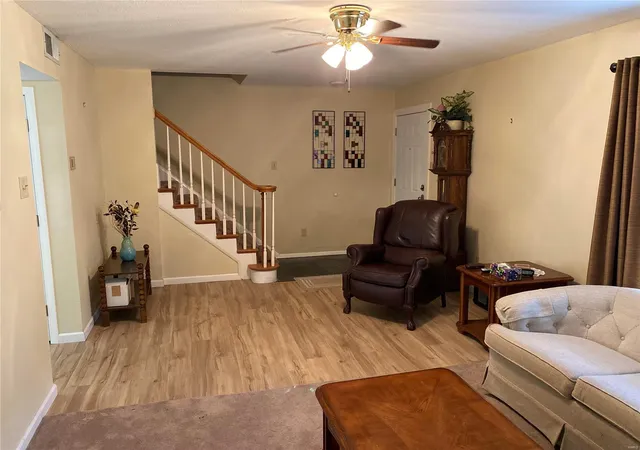 Photo 2 of Townhouse for sale at 852 Dumont Pl, Saint Louis, MO 63125 | MLS# 24017377 | Listing updated on 2024-09-18