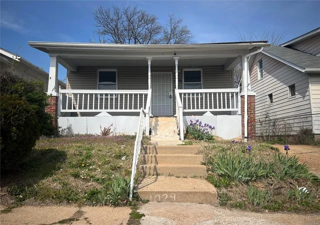 Photo 1 of Single family home for sale at 1029 Wall St, Saint Louis, MO 63147 | MLS# 24017404 | Listing updated on 2025-03-02