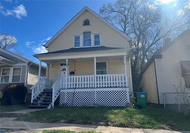 Photo 1 of Single family home for sale at 2136 Oakdale Ave, Saint Louis, MO 63121 | MLS# 24017426 | Listing updated on 2024-11-02