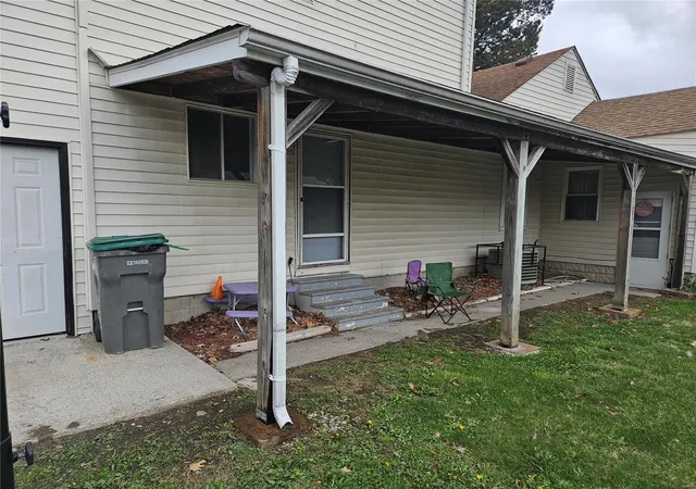 2nd image of 3600 Falling Springs Rd, East Saint Louis, IL 62206