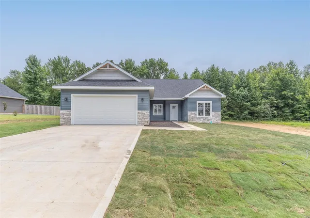 1st image of 267 Berkshire Dr, Poplar Bluff, MO 63901 | MLS# 24018867