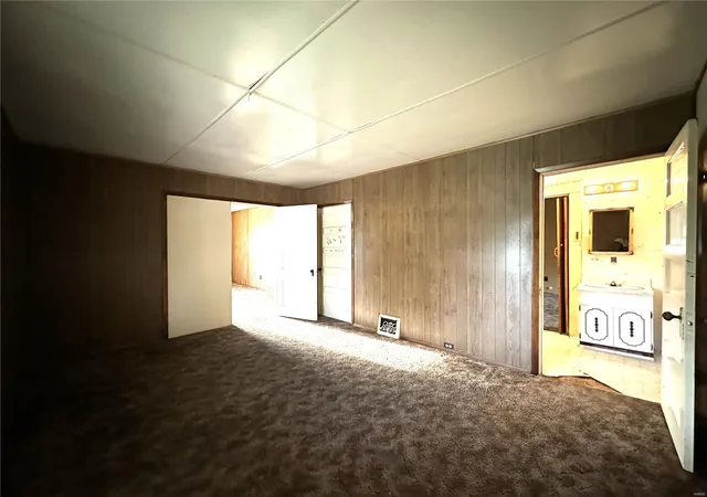 Photo 3 of Single family home for sale at 1302 E 3Rd St, Salem, MO 65560 | MLS# 24019625 | Listing updated on 2024-09-04