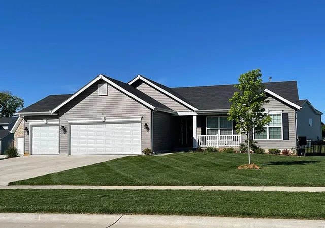 Photo 1 of Single family home for sale at 290 Osprey Ct, Lake St. Louis, MO 63367 | MLS# 24019768 | Listing updated on 2025-03-17