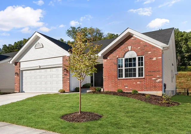 Photo 3 of Single family home for sale at 2 Maple At Wilmer Crossing Manor, Wentzville, MO 63385 | MLS# 24020194 | Listing updated on 2024-12-05